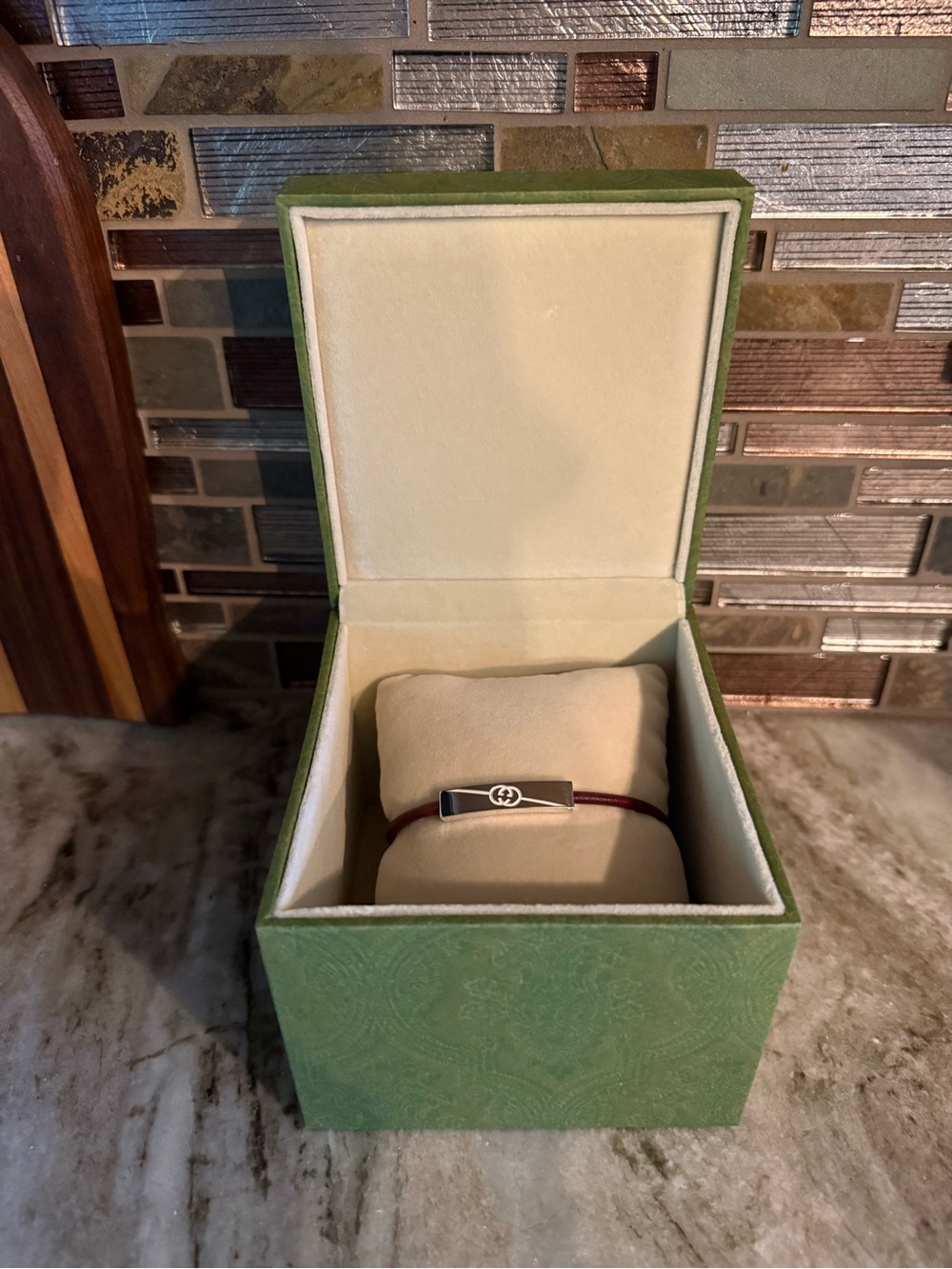 Gucci GG Interlocking Leather Bracelet Burgundy Red & Silver Tone - Picture 2 of 9